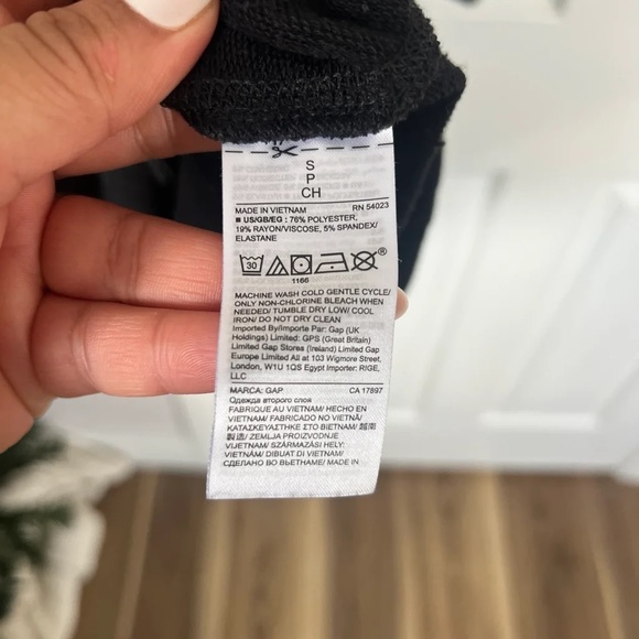 Gap Black Sweater Dress size Medium - Picture 3 of 3